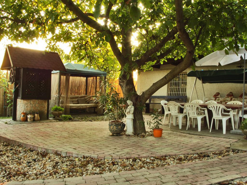 Natura Vendeghaz Pazmand Exterior photo